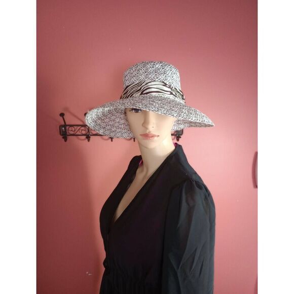 Sun visor , Beach , sun , summer hat. Wide front short back . Size 7 in - Picture 3 of 9